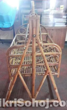 বেতের দোলনা